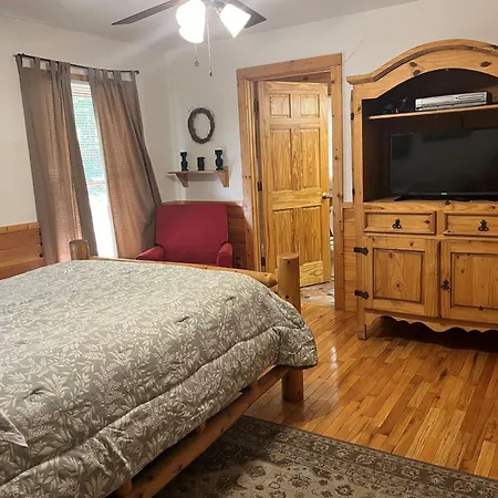Whispering Oaks - Private Pigeon Forge Getaway,,,Close To Tanger Outlet Shopping Cabin